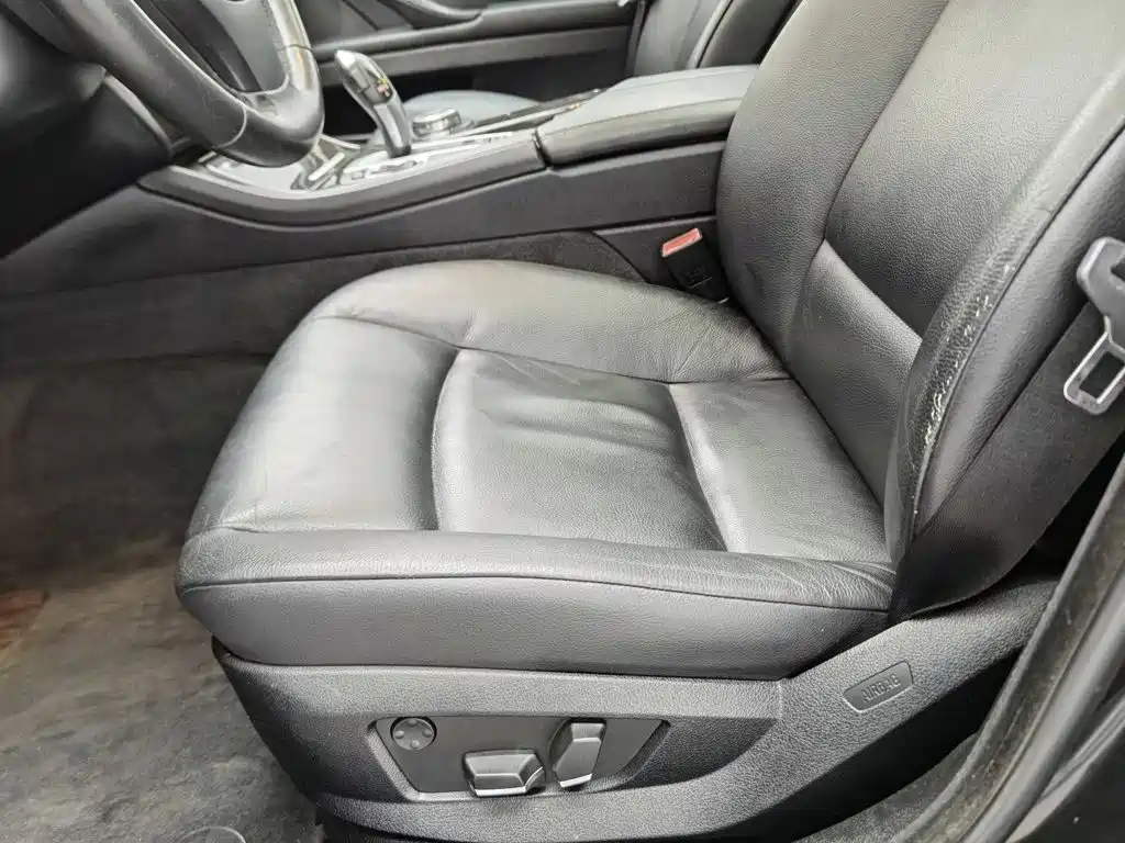 BMW 5 Series — миниатюра 20