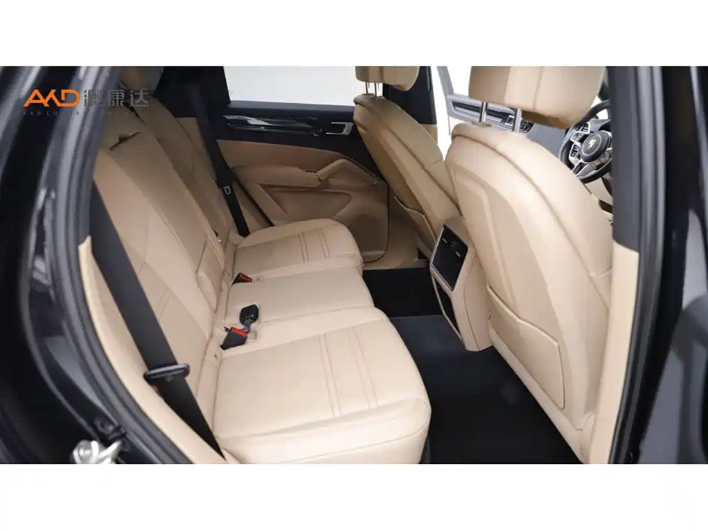 Porsche Cayenne — миниатюра 8