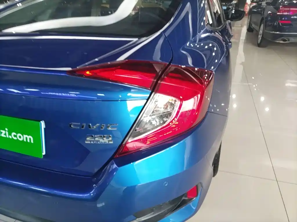 Honda Civic — миниатюра 8