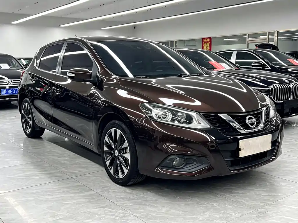 Nissan Tiida — миниатюра 3