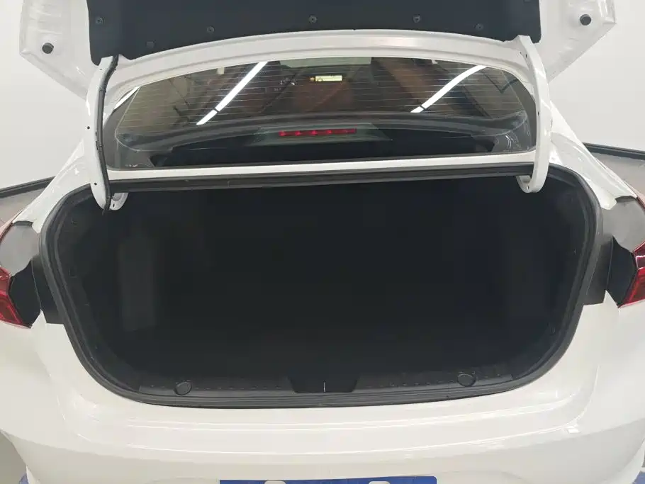 Changan Eado — миниатюра 4