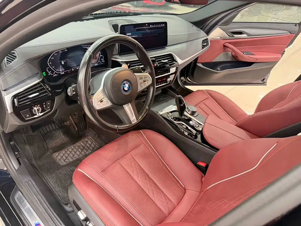 BMW 5 Series New Energy — миниатюра 7