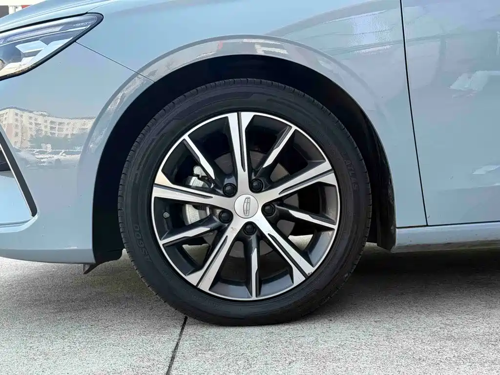 Geely Emgrand — миниатюра 12