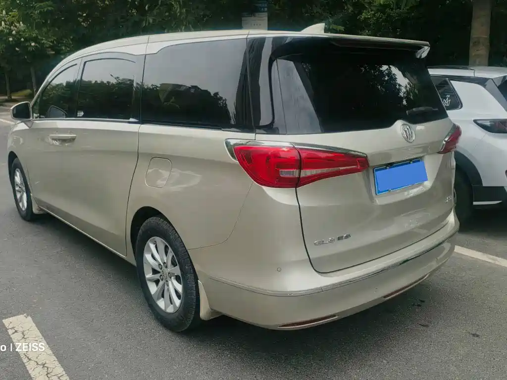 Buick GL8 — миниатюра 6