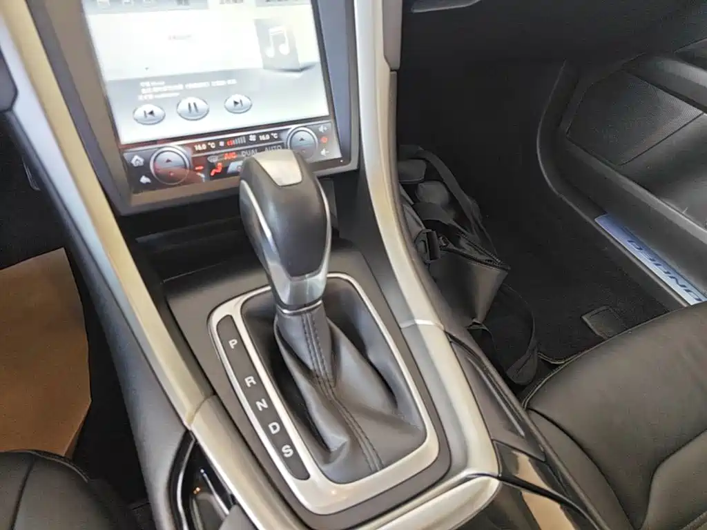 Ford Mondeo — миниатюра 14