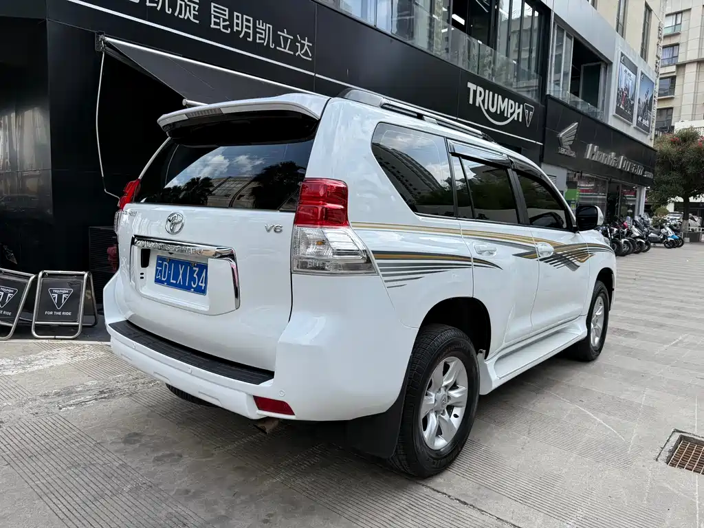 Toyota Land Cruiser Prado 2010 4.0L AT TX