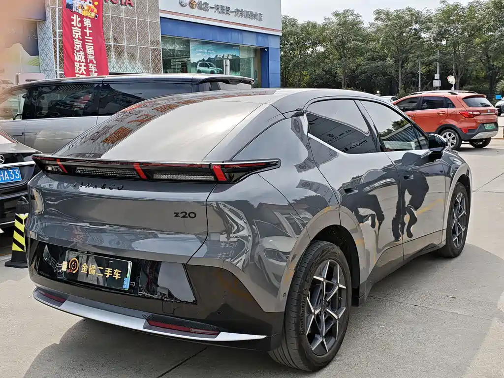 Lynk & Co Z20 — миниатюра 3