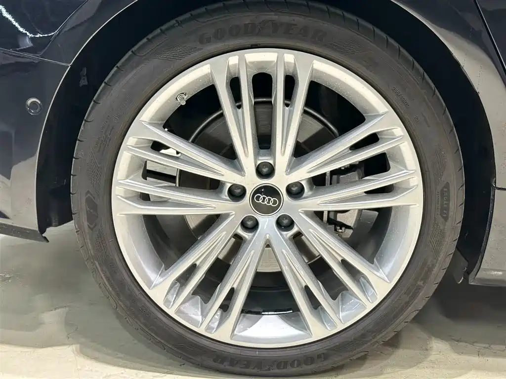 Audi A7L 2024 45 TFSI quattro
