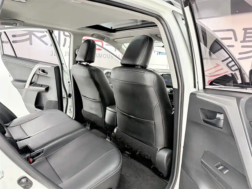 Toyota RAV4 — фотографии объявления, Фото 15