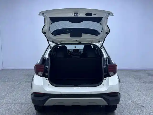 Toyota Yaris L — миниатюра 10