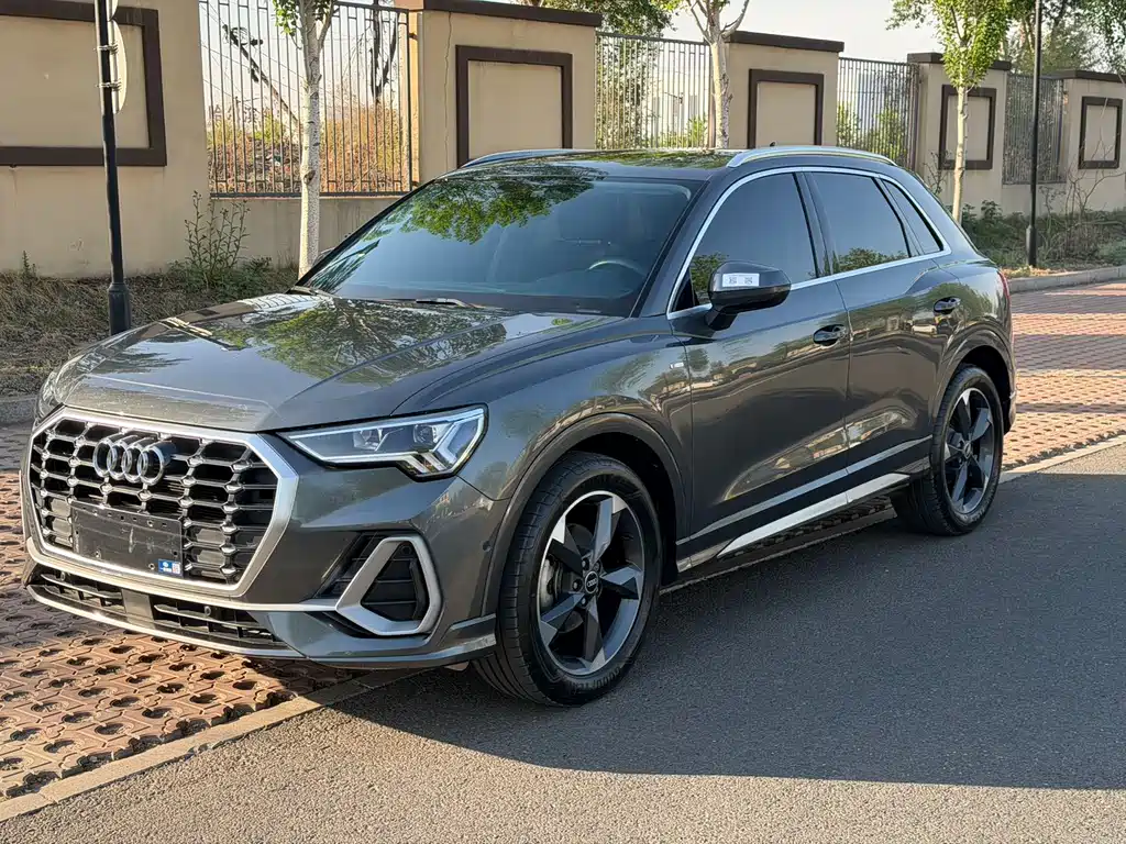 Купить Audi Q3