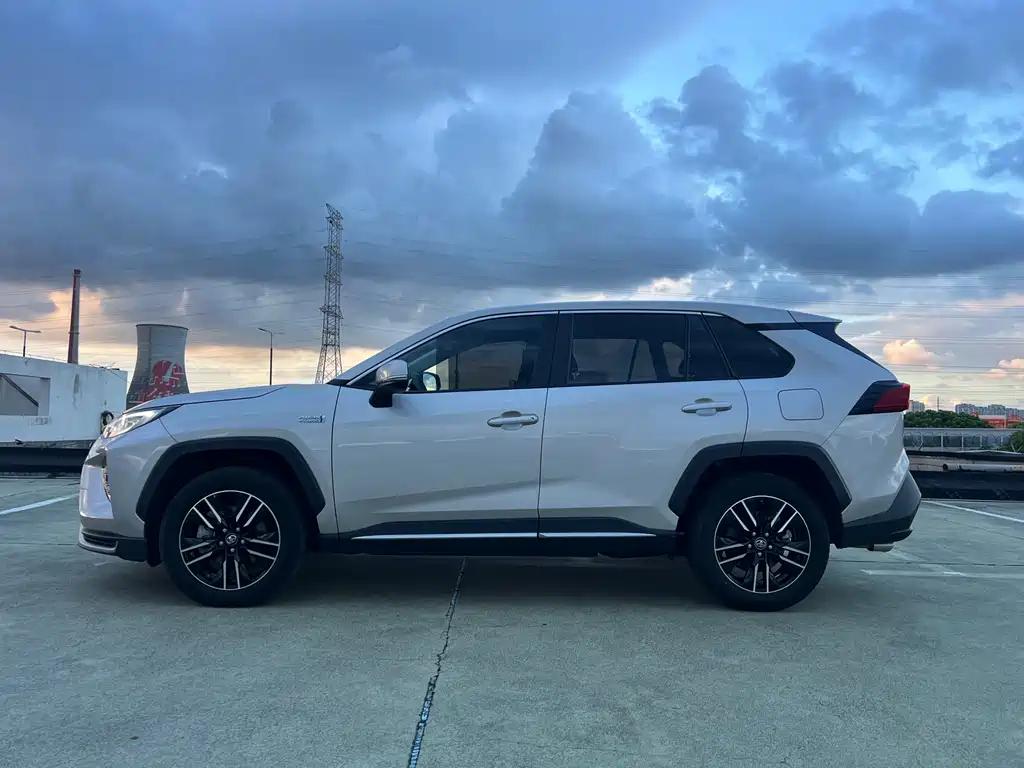 Toyota Wildlander New Energy — миниатюра 3