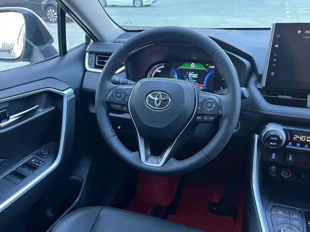 Toyota Wildlander New Energy — миниатюра 15