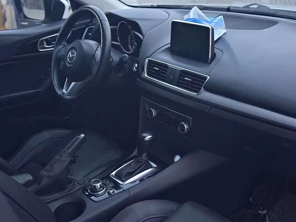 Mazda 3 Axela — миниатюра 11