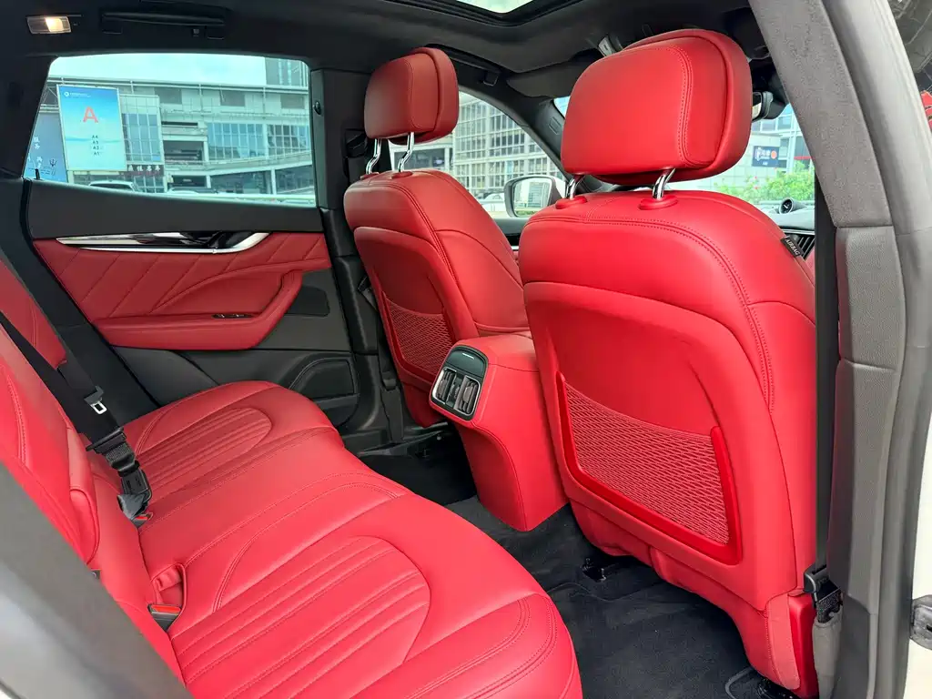 Maserati Levante — миниатюра 14