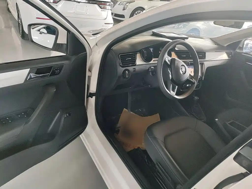 Skoda Rapid — миниатюра 16