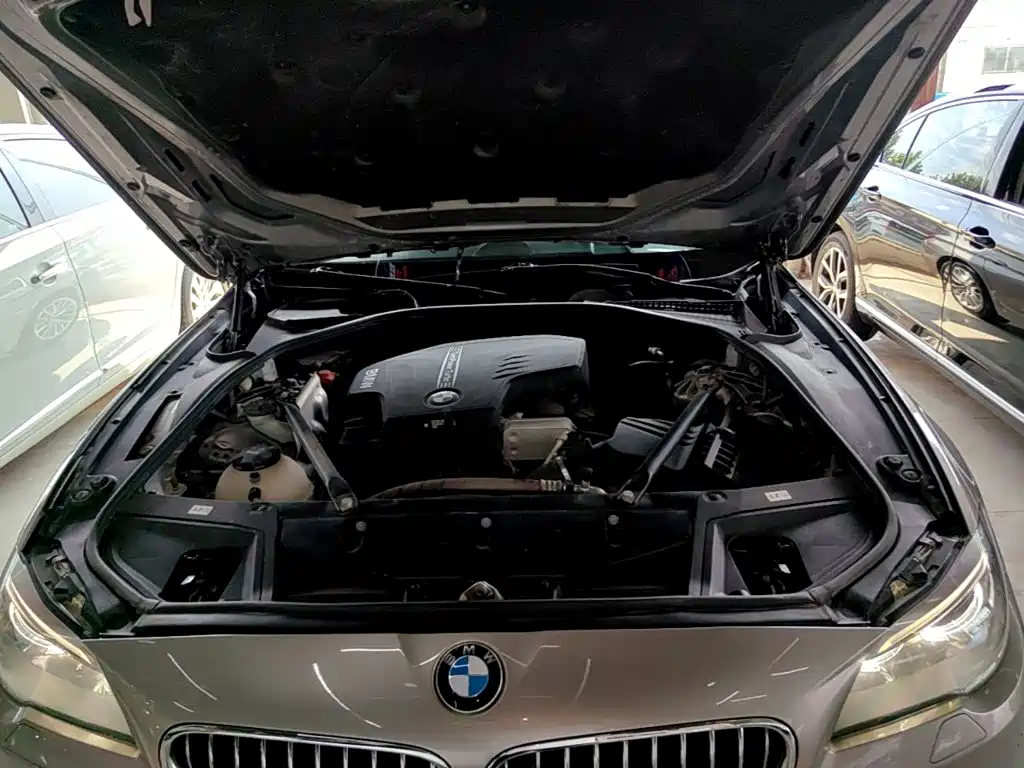 BMW 5 Series — миниатюра 20