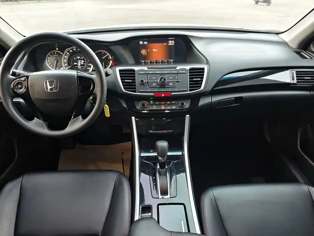 Honda Accord — миниатюра 7