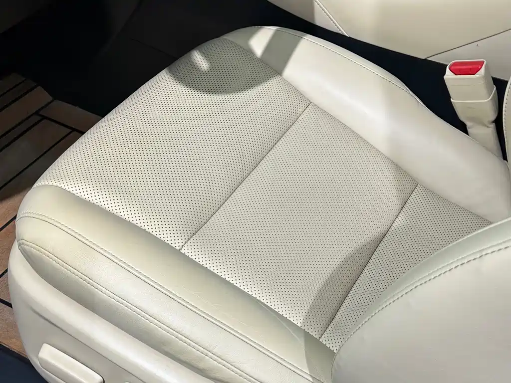Toyota Alphard — миниатюра 13