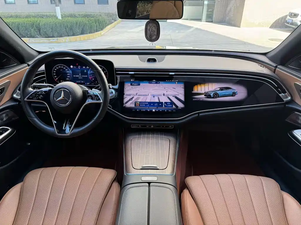 Mercedes-Benz E-Class — миниатюра 5