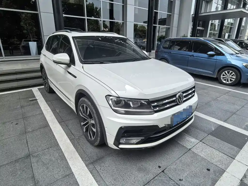 Volkswagen Tiguan L L 2020 330TSI AT R-Line Flagship VI