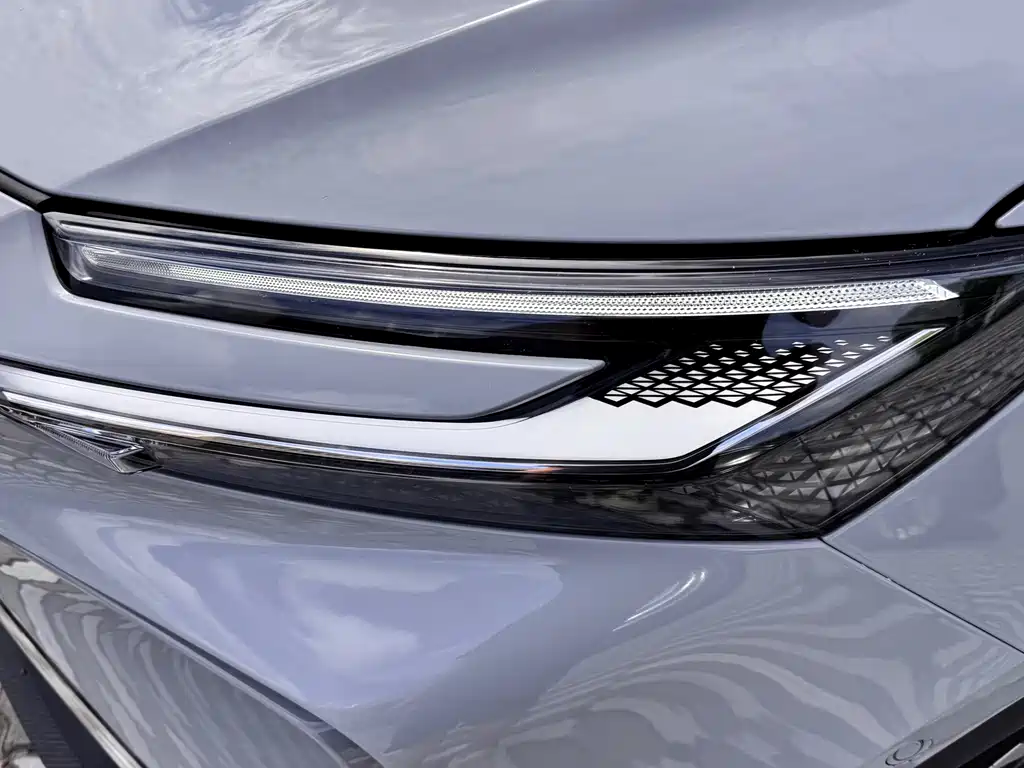 Roewe Feifan MARVEL R — миниатюра 8