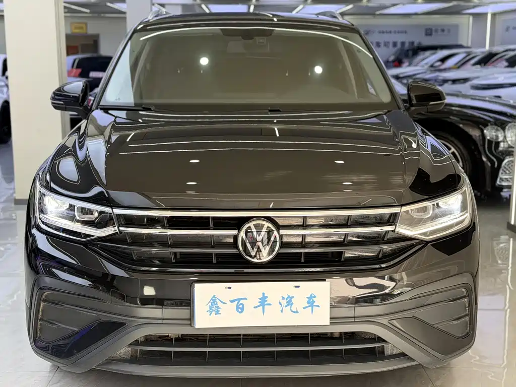Volkswagen Tiguan L — миниатюра 2