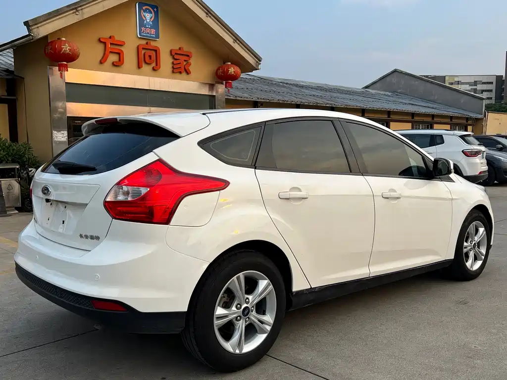 Ford Focus — миниатюра 10