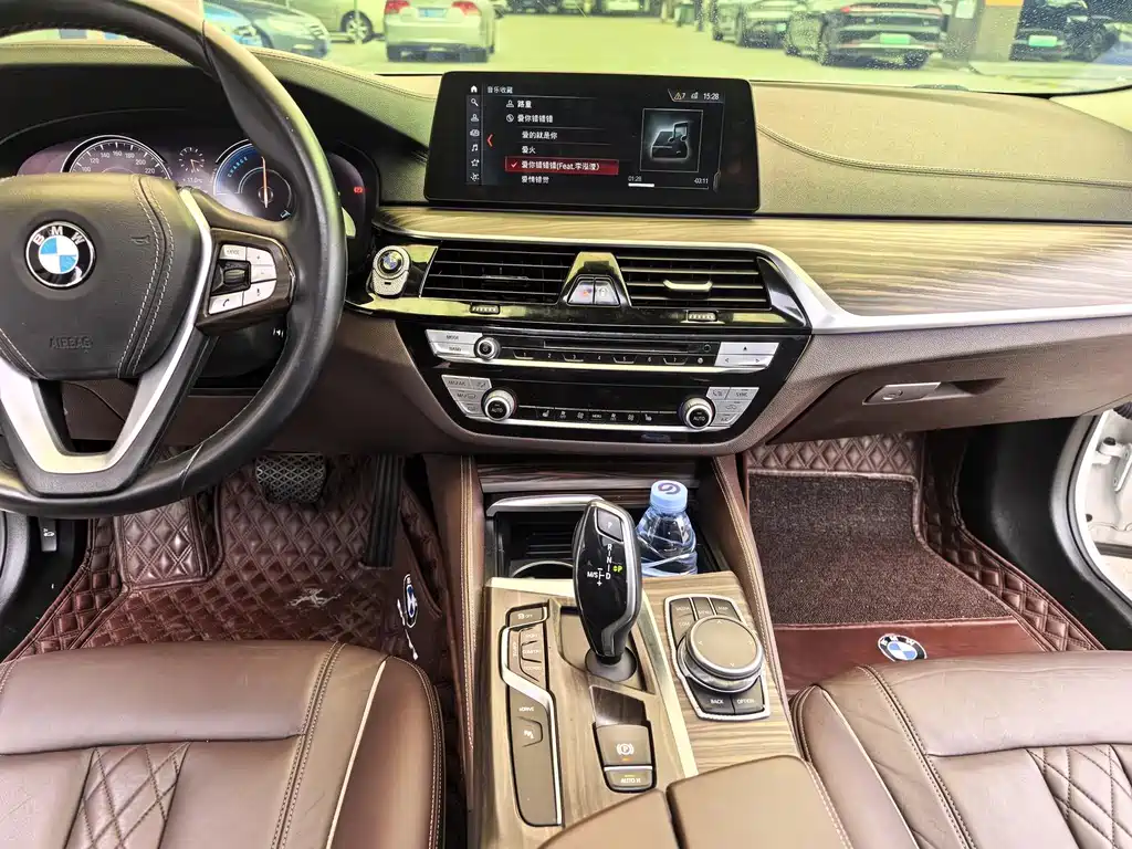 BMW 5 Series New Energy — миниатюра 17