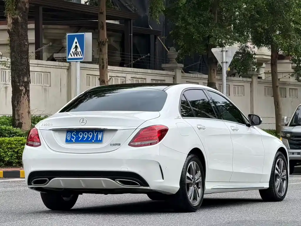 Mercedes-Benz C-Class — миниатюра 9