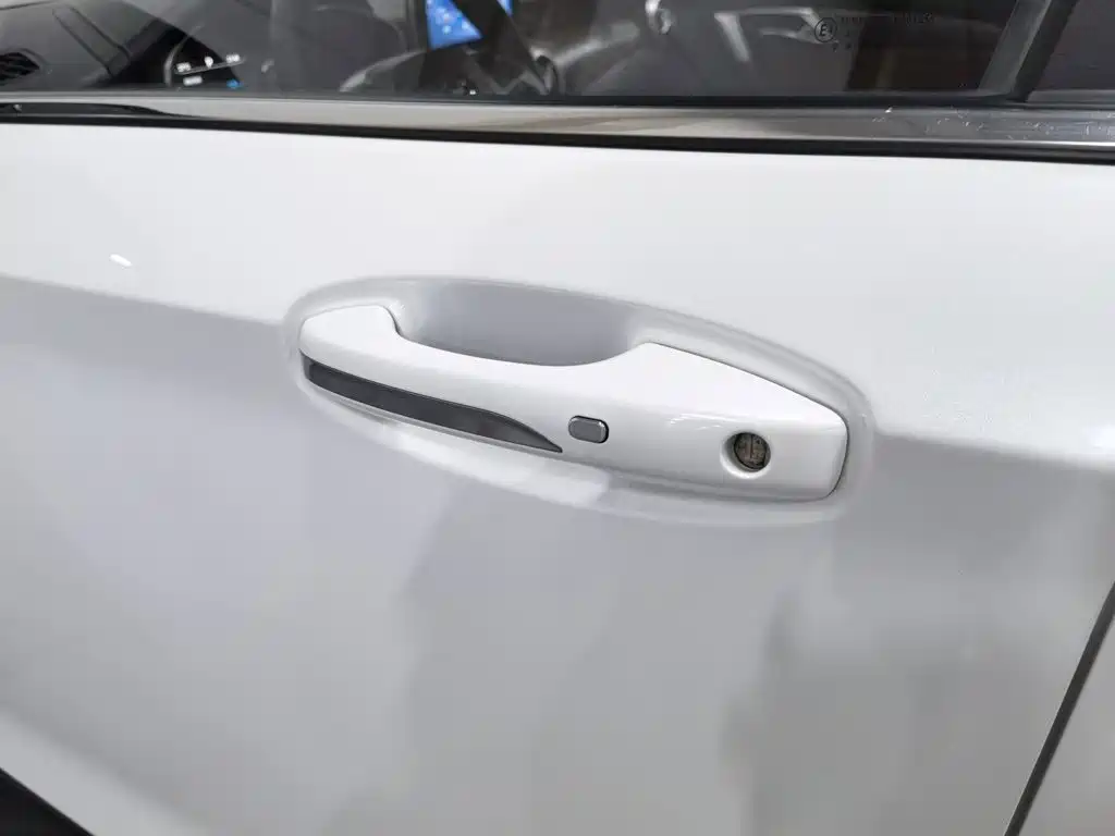 BAIC EU5 — миниатюра 18