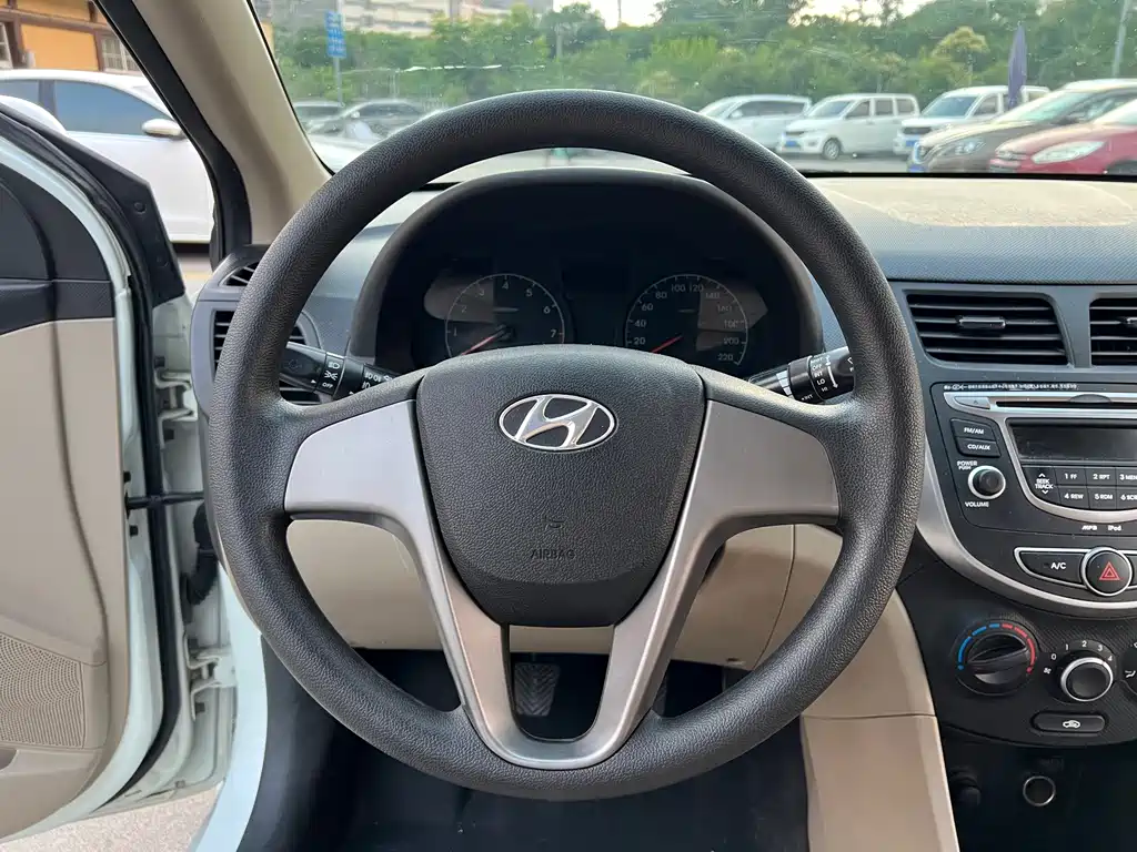 Hyundai Verna — миниатюра 7