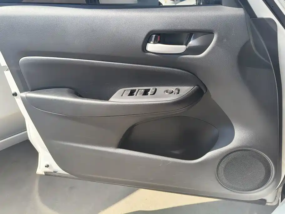 Honda Fit — миниатюра 7
