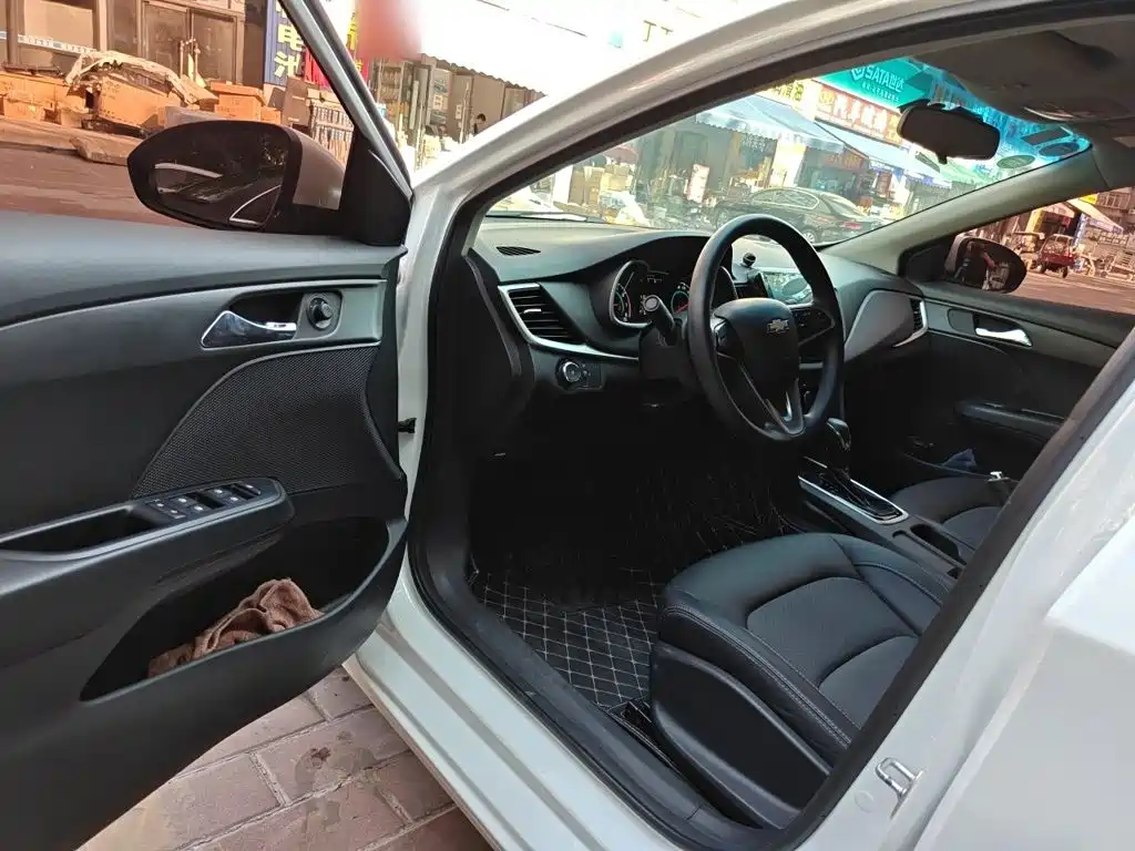 Chevrolet Cavalier — миниатюра 12