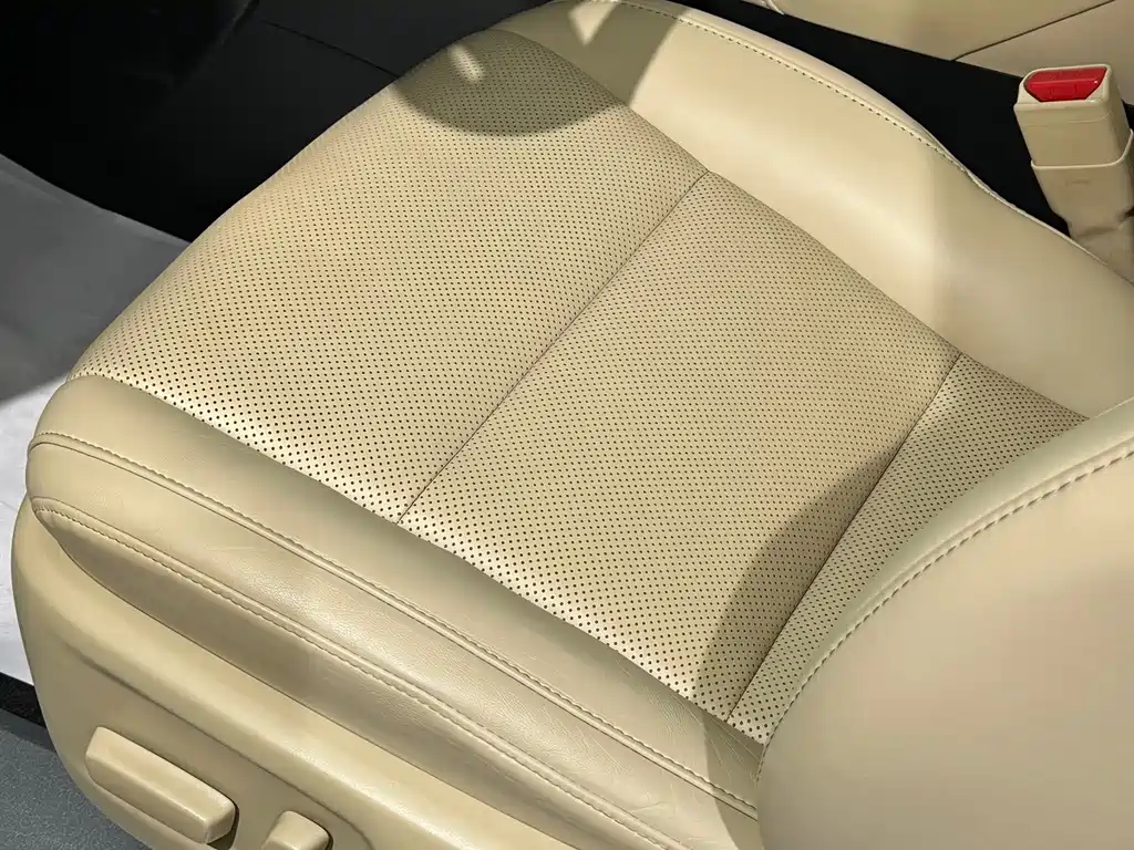 Toyota Alphard — миниатюра 12