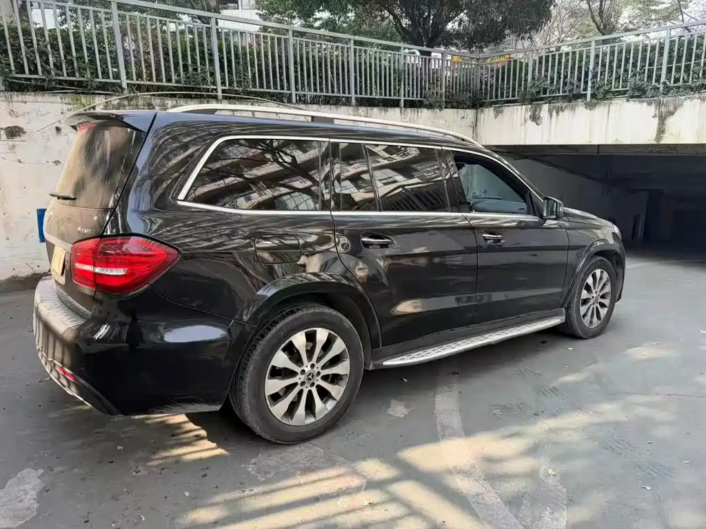 MERCEDES-BENZ GLS