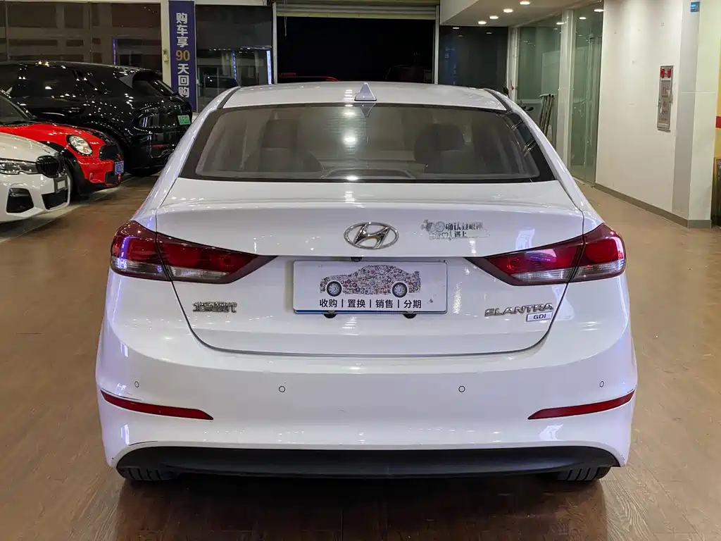 Hyundai Elantra — миниатюра 5