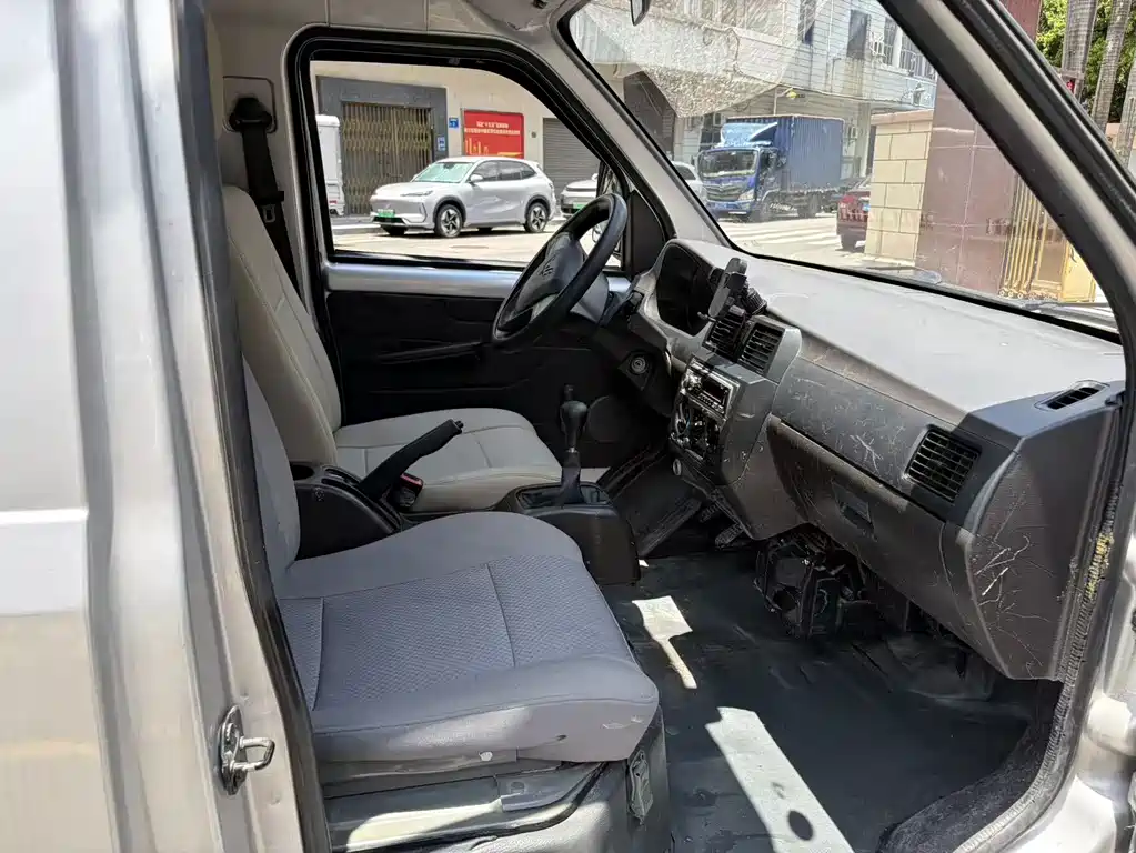 Wuling Rongguang Mini Truck — миниатюра 11
