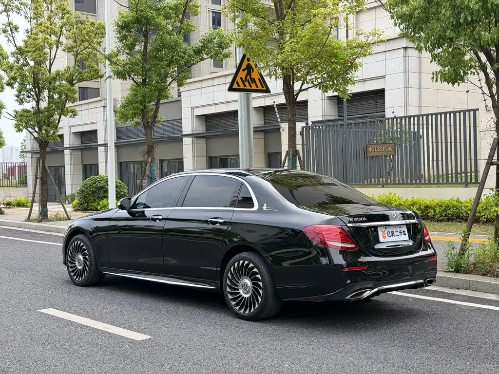 Mercedes-Benz E-Class E 2016 E 200 L Sport