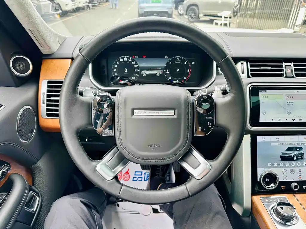 Land Rover Range Rover — миниатюра 8