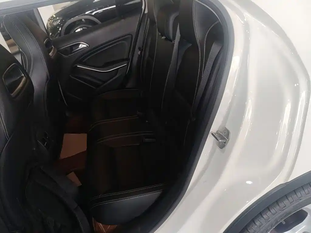 Mercedes-Benz GLA — миниатюра 17