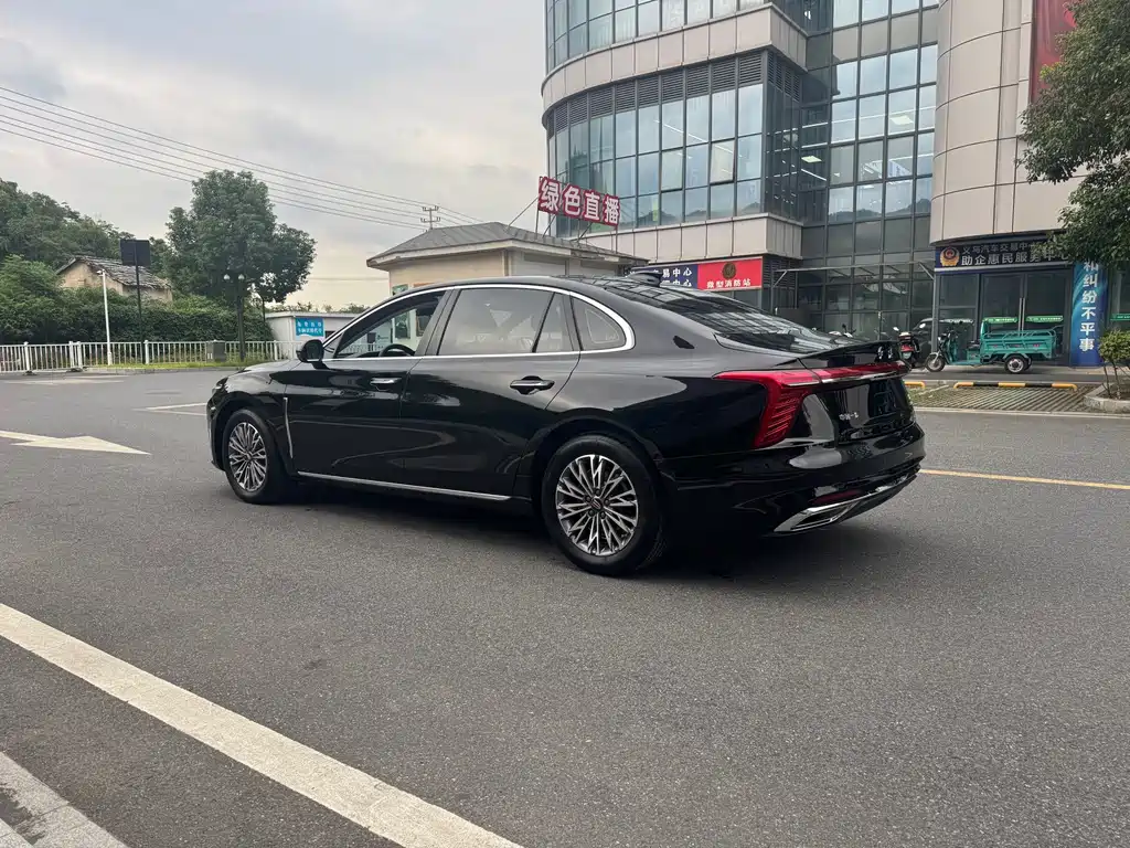 Hongqi Hongqi H5 — миниатюра 8