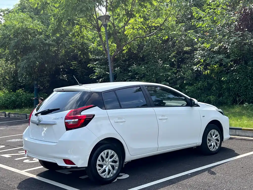Toyota Vios FS — миниатюра 15