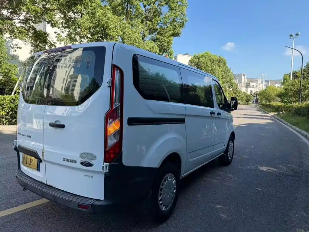Ford Transit — миниатюра 6