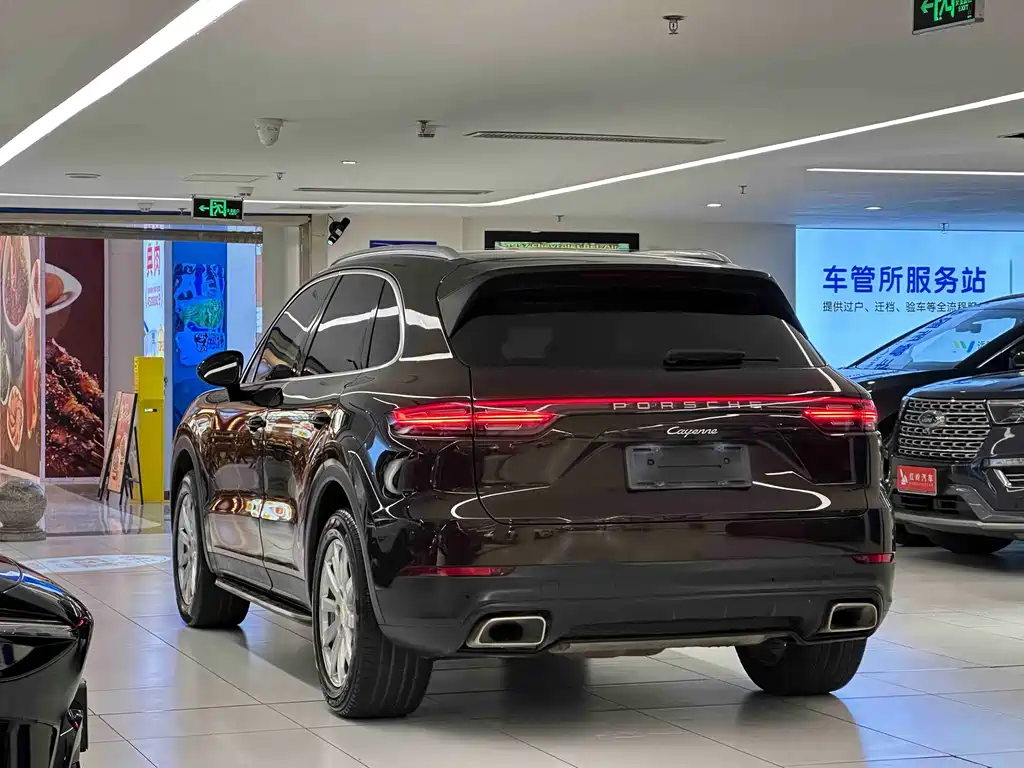 Porsche Cayenne — миниатюра 6