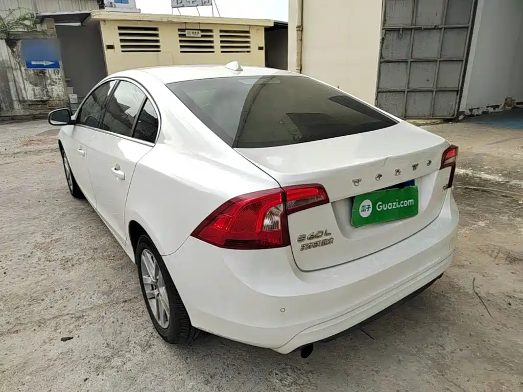 Volvo S60 — миниатюра 5
