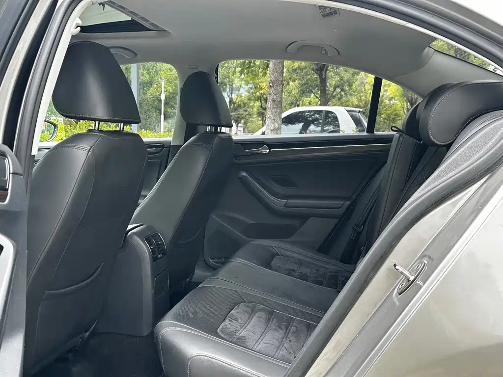 Volkswagen Sagitar — миниатюра 15