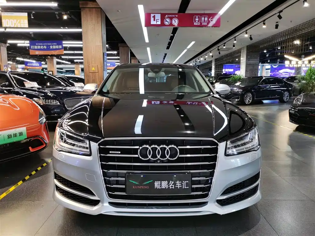 AUDI  A8