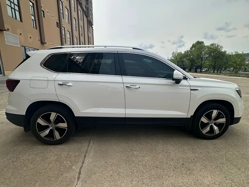 Volkswagen Tharu 2022 280TSI Comfort