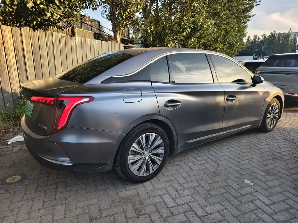 Hongqi Hongqi E-QM5 — миниатюра 2